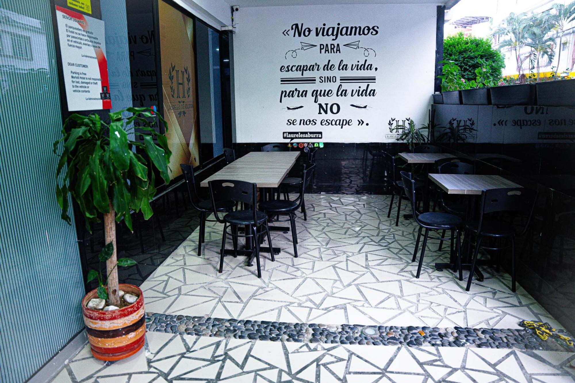 Hotel Laureles De Aburra Medellín Buitenkant foto