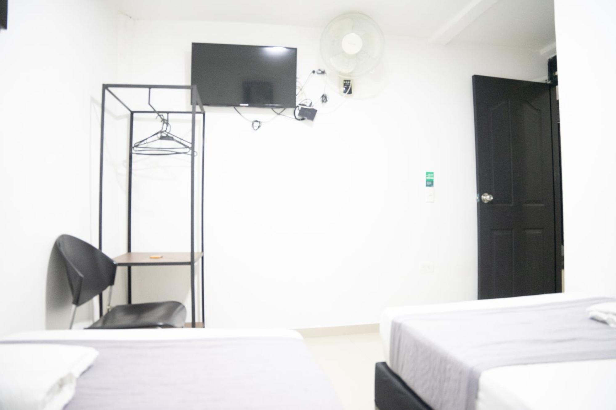 Hotel Laureles De Aburra Medellín Buitenkant foto